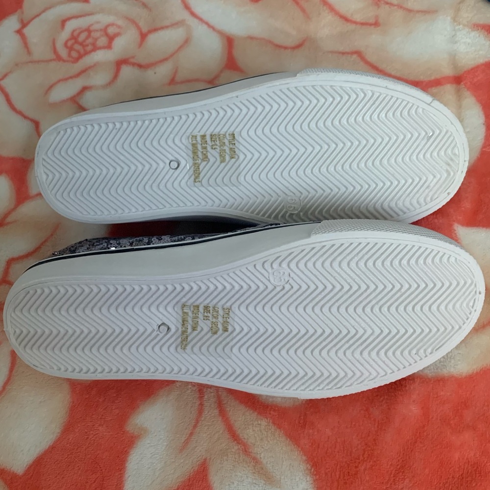 NIB ✨ Silver sequins sneakers - Picture 8 of 9